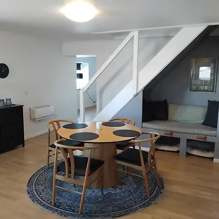 Apartman By The Coast On Aero *